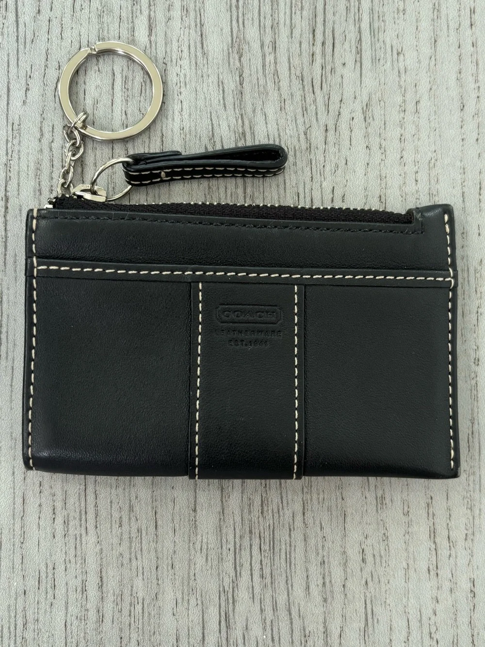 Coach coin purse in black leather with key ring. EUC. - Picture 1 of 11